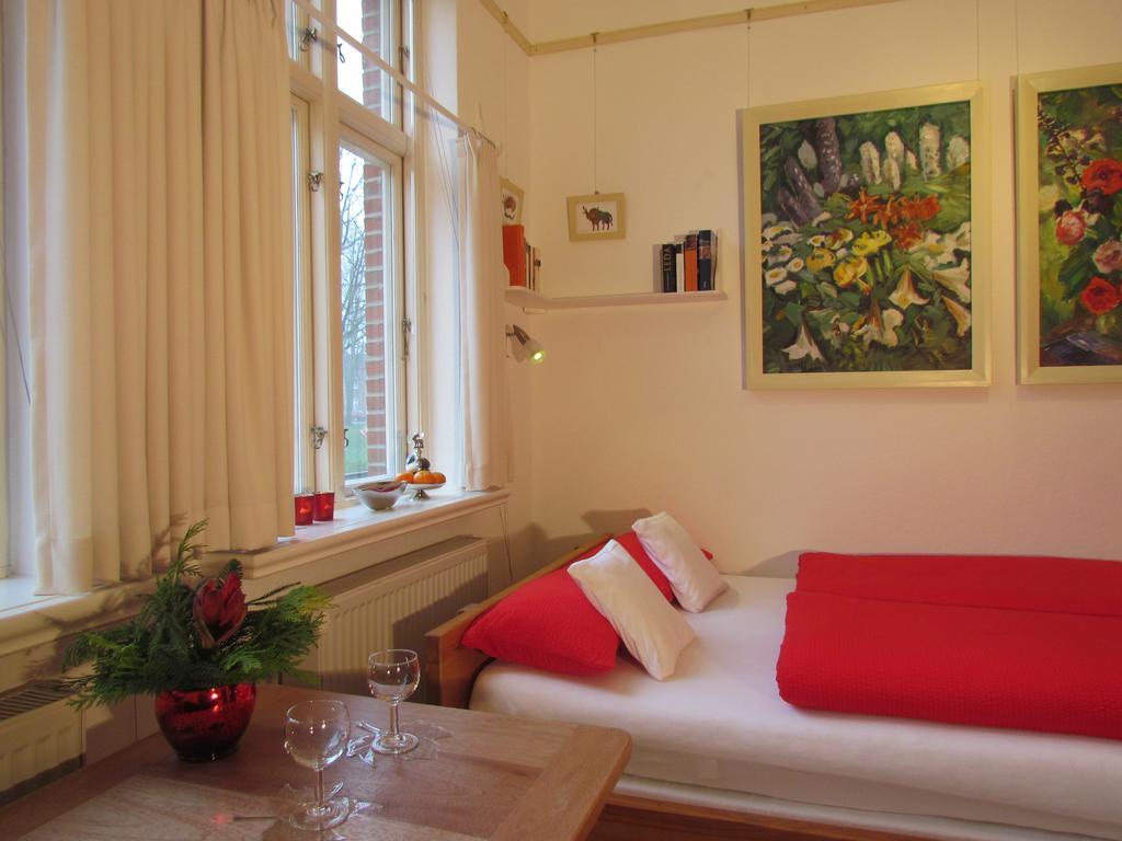 Apartments Im Froschhaus Mit Fruehstueckskuechen Friedrichstadt Quarto foto